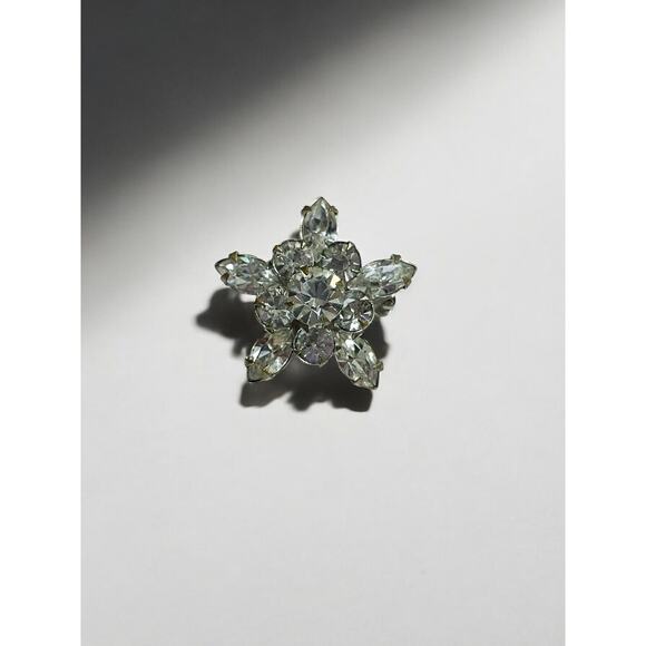 Vintage Tiered Star Flower Rhinestone Brooch Silver Tone Pin Back White Clear - Picture 2 of 4